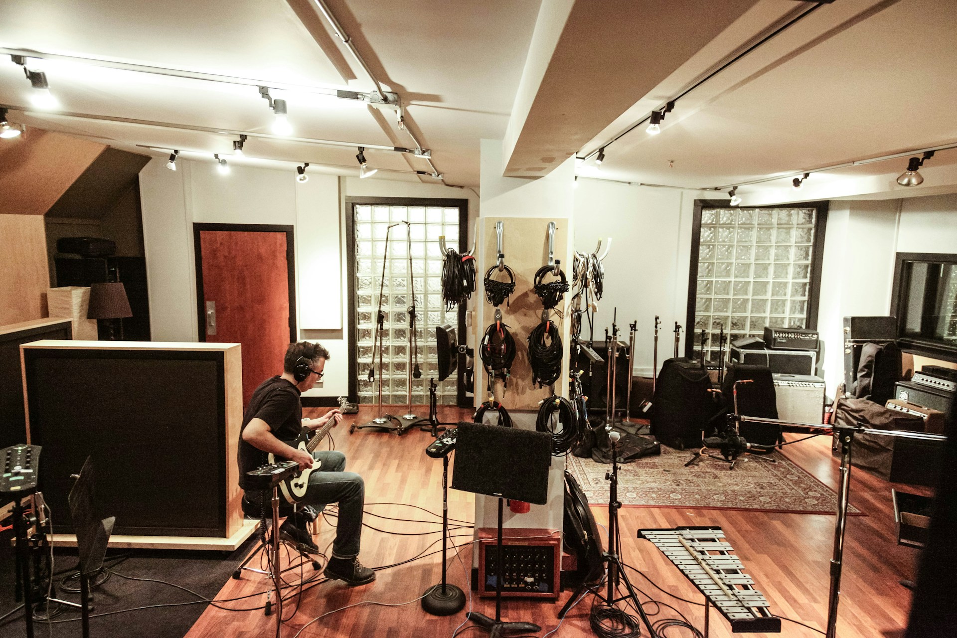 How to Beat Recording Anxiety: A Guide to Pro Guitar Takes | Green Hills Guitar Studio