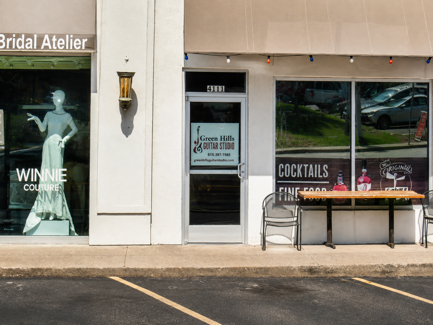 Entrance to Green Hills Guitar Studio at 4111 Hillsboro Pike in Nashville