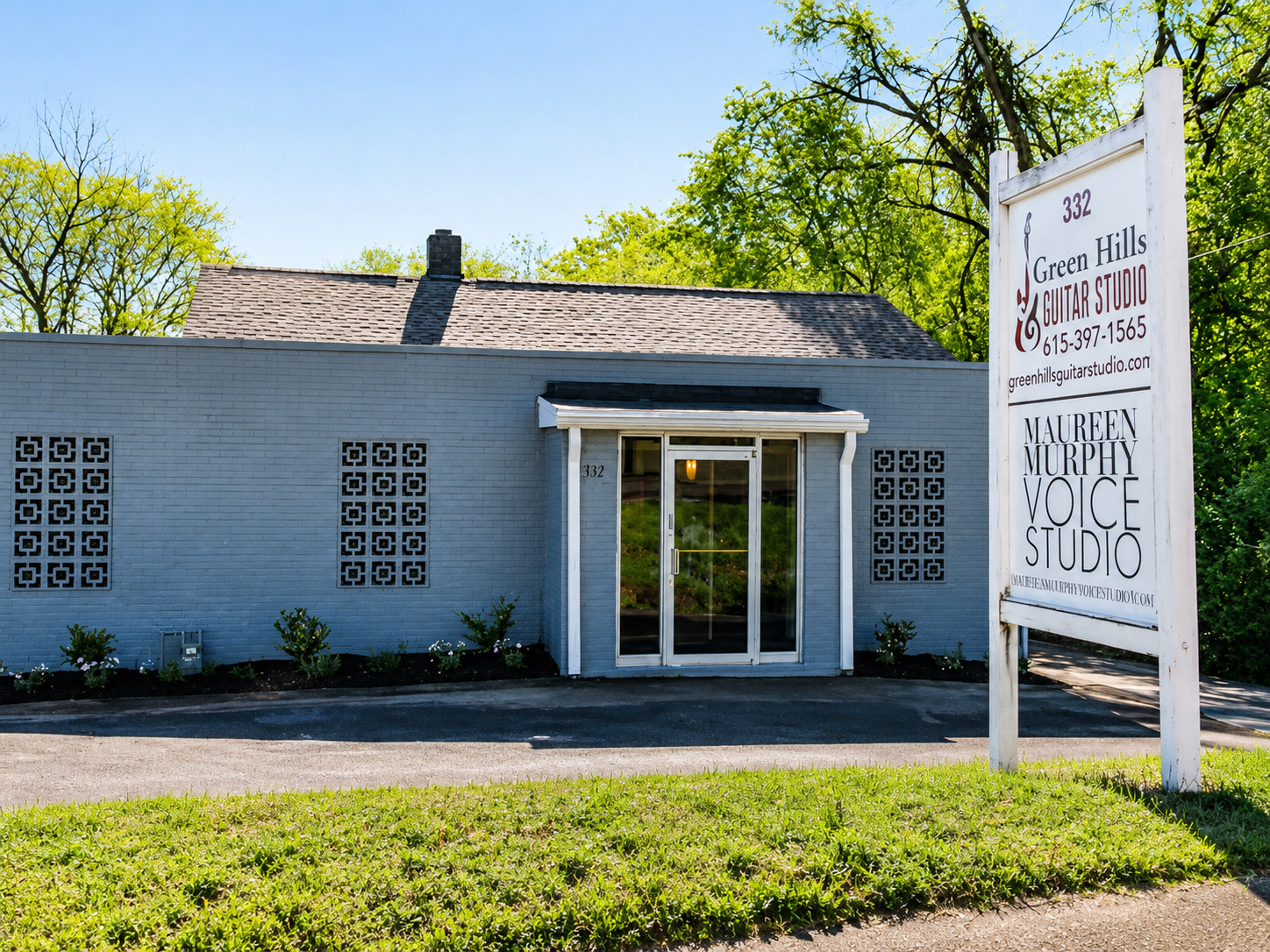 Exterior of Green Hills Guitar Studio at 332 White Bridge Pike in Nashville